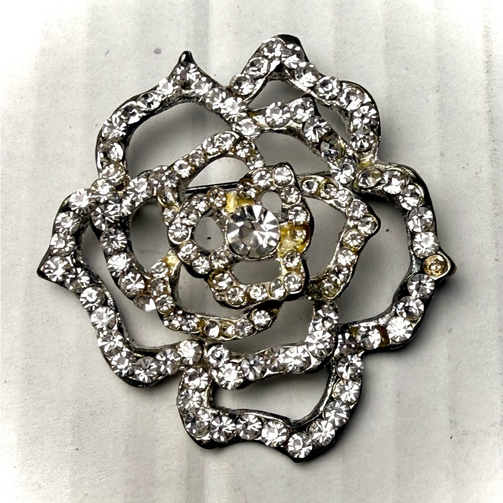 Vintage Rose Brooch Open Work Clear Rhinestone Flower Pin‎ Granny Cottage Core